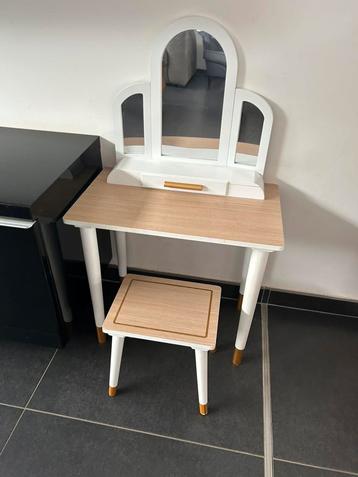 Make up tafeltje - Kind beschikbaar voor biedingen