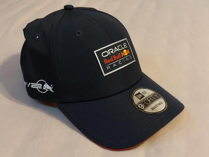 Red Bull Racing F1 exclusieve donkerblauwe pet, Verzamelen, Automerken, Motoren en Formule 1, Nieuw, Formule 1, Verzenden