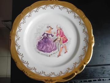 Decoratief bord van fijn porselein van Gloria beschikbaar voor biedingen