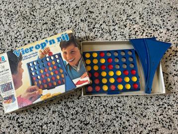 Vier op een Rij (onvolledig, voor onderdelen) beschikbaar voor biedingen