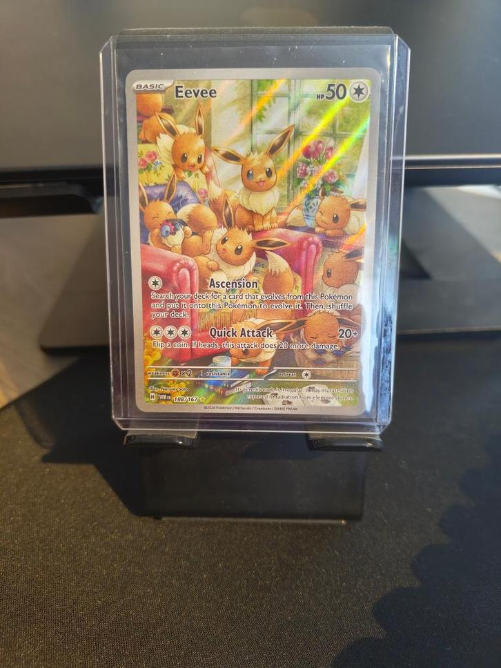 Eevee 188/167 Illustration Rare (SV06 – Twilight Masquerade), Hobby en Vrije tijd, Verzamelkaartspellen | Pokémon, Nieuw, Losse kaart