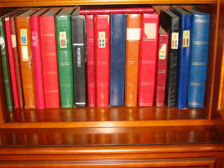 16postzegel albums, Postzegels en Munten, Postzegels | Volle albums en Verzamelingen, Ophalen