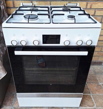 Gasfornuis Bosch met elektrische oven beschikbaar voor biedingen