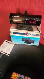 Space Age radiocassettenspeler wekker., Enlèvement