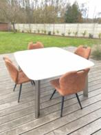 Table blanche rectangulaire à 4 pieds en alu, Maison & Meubles, Tables | Tables de salon, Synthétique, 100 à 150 cm, Rectangulaire