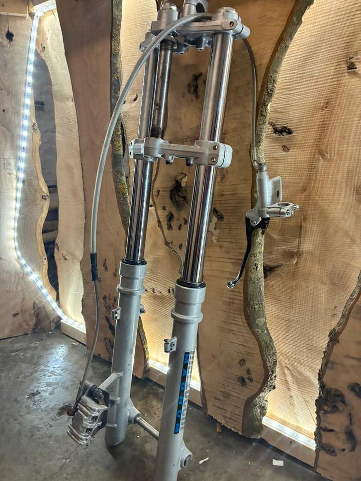 Fourrche derbi drd05 marzocchi magnum avec etrier, Fietsen en Brommers, Brommers | Derbi, Zo goed als nieuw, Ophalen