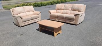 zetelset met relaxen + salontafel beschikbaar voor biedingen