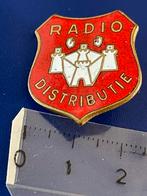 Vintage kenteken "Radio Distributie" (Antwerpen), Ophalen of Verzenden, Gebruikt, Overige onderwerpen, Speldje of Pin