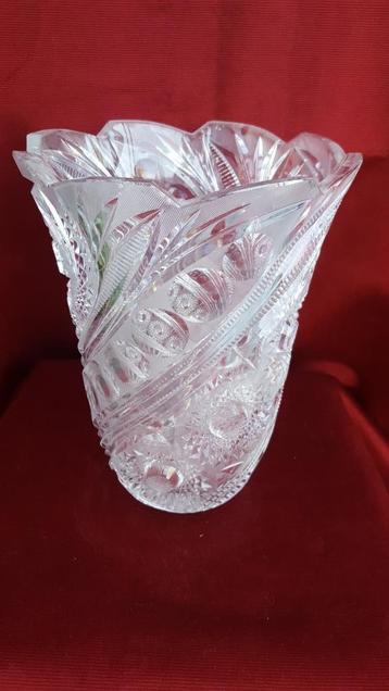 Très beau grand vase en cristal blanc