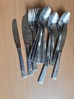 Bestek met bolletjes : vorken / messen / lepels, Huis en Inrichting, Keuken | Bestek, Ophalen of Verzenden, Zo goed als nieuw