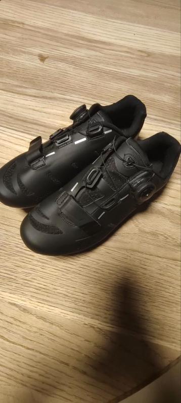 FLR dames fietsschoenen NIEUW  beschikbaar voor biedingen