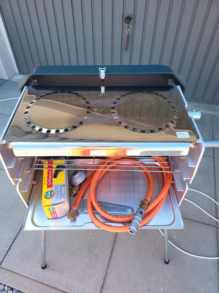 Campingvuur met 2 pitten met grill op  gas, Tuin en Terras, Gasbarbecues, Gebruikt, Ophalen