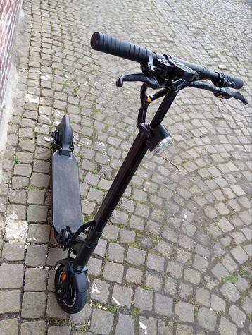 The-Urban BRLN V2 zwarte elektrische scooter     