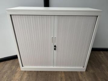 Roldeurkast wit 105 x 120 + topblad beschikbaar voor biedingen