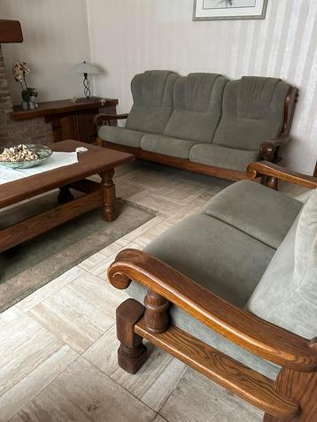 Eiken salon beschikbaar voor biedingen