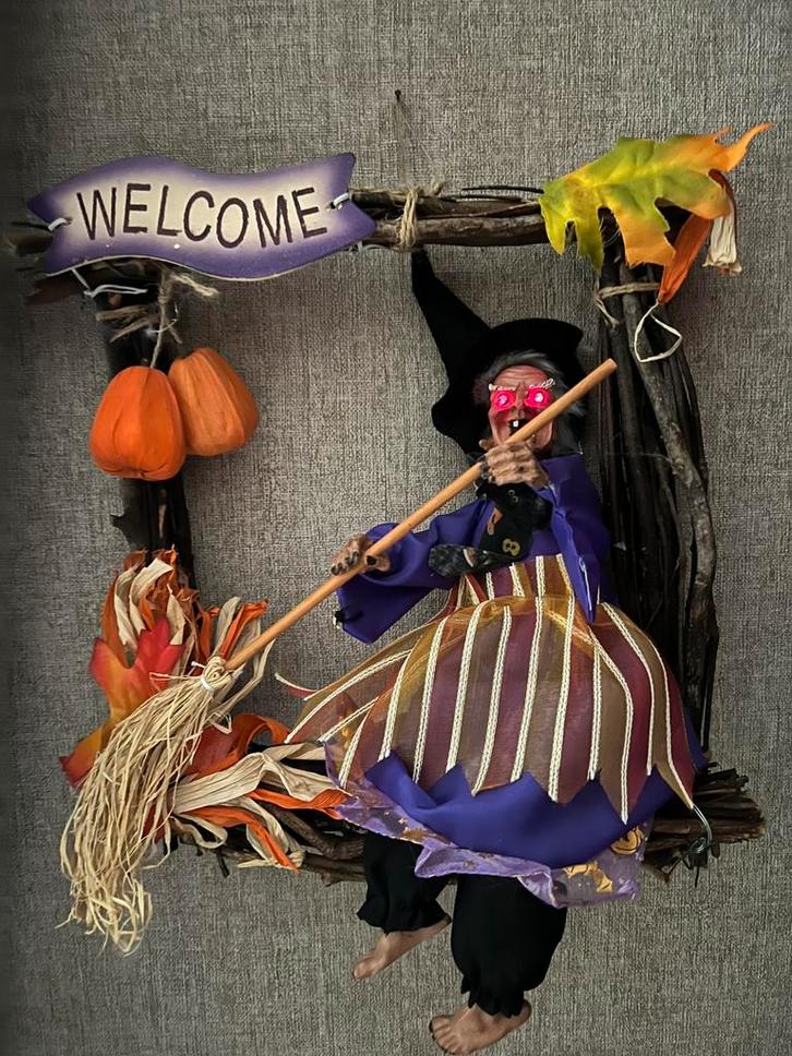 Geanimeerde Halloween-krans, gloeiende lachende heks, Hobby en Vrije tijd, Feestartikelen, Zo goed als nieuw, Feestartikel, Ophalen