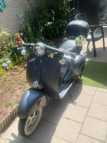 Agm vespa style beschikbaar voor biedingen
