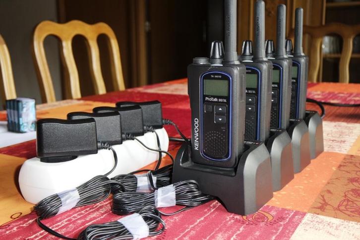 Kenwood TK-360DE, Telecommunicatie, Portofoons en Walkie-talkies, Zo goed als nieuw, Portofoon of Walkie-talkie, 2 to 5 km, Ophalen