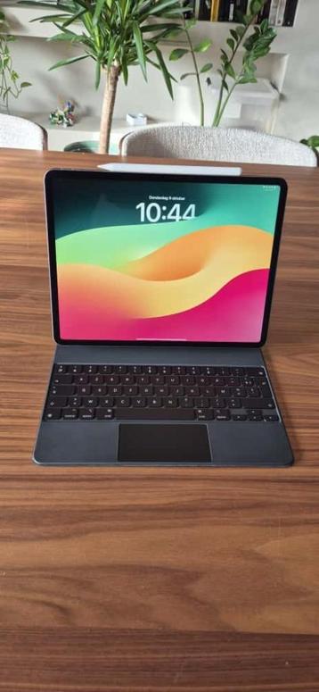 Apple iPad Air (2024) 13" + Pencil Pro & Apple Keyboard beschikbaar voor biedingen