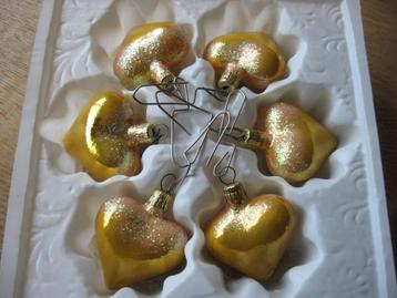 Glazen Hartjes Kerstballen Mondgeblazen door Boheemse kunste