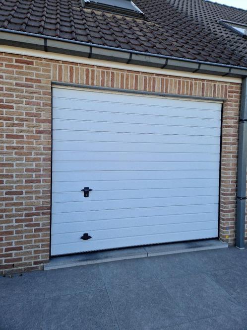 Sectionale garagedeur NOVOFERM, Doe-het-zelf en Bouw, Deuren en Vliegenramen, Gebruikt, Garagedeur, 200 tot 215 cm, 120 cm of meer