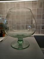 Glazen bowl op voet, Enlèvement