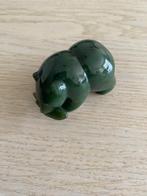 Groene beer uit Canadese jade met vis in zijn muil, Ophalen, Nieuw, Dier