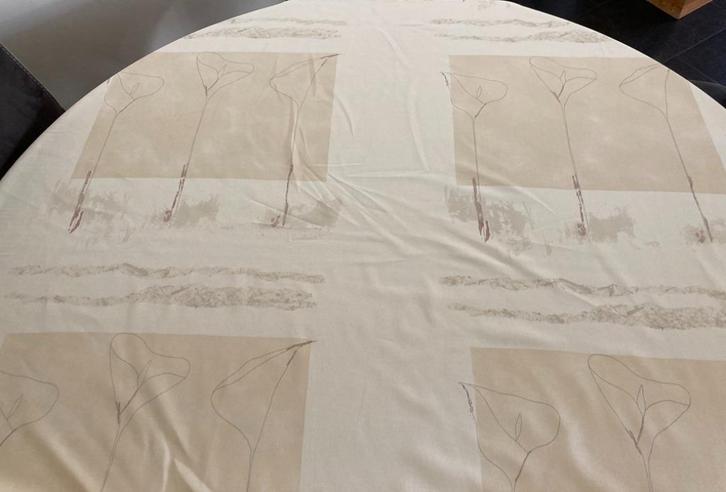 GORDIJNSTOF OP ROL FLAMINGOBLOEM 27.4 MTR NIEUW, Huis en Inrichting, Woonaccessoires | Overige, Nieuw, Ophalen