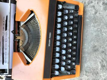 Machine à écrire année 1970