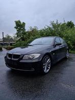 BMW e90 320 Benzine, Autos, BMW, 5 places, Carnet d'entretien, Berline, Noir