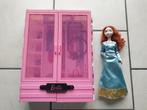 Garde-robe Barbie + 1 barbie Disney, Kinderen en Baby's, Speelgoed | Poppen, Ophalen of Verzenden, Gebruikt, Barbie