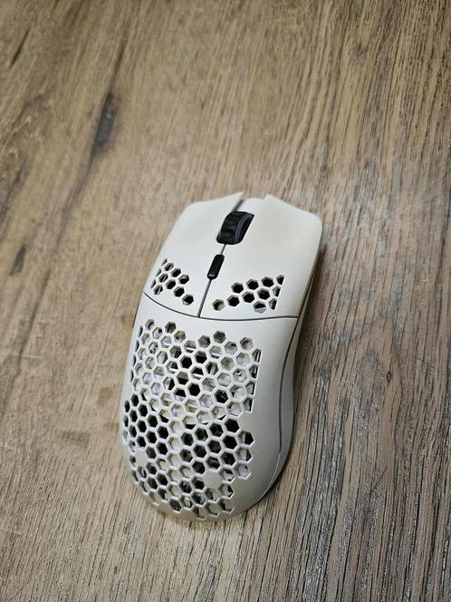 Glorious Model O Wireless gaming muis, Computers en Software, Muizen, Gebruikt, Muis, Rechtshandig, Draadloos, Ergonomisch, Gaming muis