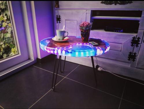 ② Sfeervolle epoxy Salon tafel met Led verlichting — Tables