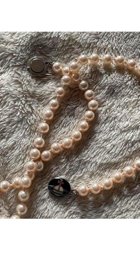 Vivienne Westwood Parelketting – Authentiek – Reparate nodig, Handtassen en Accessoires, Kettingen, Gebruikt, Ophalen