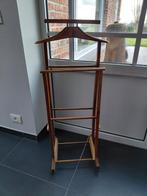 Dresboy in hout, Enlèvement