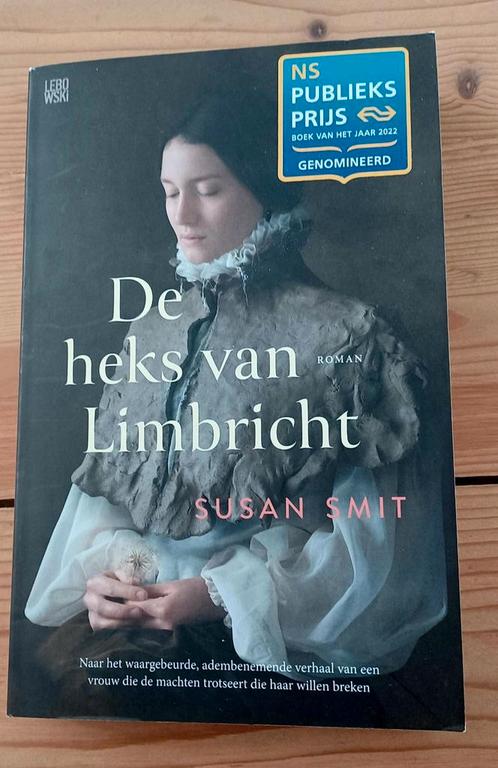 De heks van Limbricht van Susan Smit - publieksprijs 2022, Livres, Romans, Comme neuf, Enlèvement ou Envoi