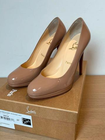 Gloednieuw lederen pumps in Nude kleur beschikbaar voor biedingen
