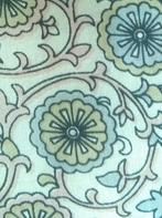 Kleine sjaal van pure zijde Gestileerde bloemenpatronen, Kleding | Dames, Mutsen, Sjaals en Handschoenen, Ophalen of Verzenden