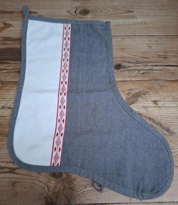 Grote kerstsok met sierrandje , wit / rood/ grijs KERST beschikbaar voor biedingen