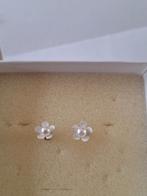 Boucles d'oreilles à fleurs blanches, Enlèvement ou Envoi, Utilisé, Boucles d'oreilles