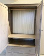 Armoire hemnes IKÉA grande capacité
H 197 L 110 P 60 cm, Utilisé