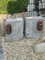 Zeer oude arduinen blokken gietijzeren blokken voor poort of, Antiquités & Art, Curiosités & Brocante, Enlèvement ou Envoi