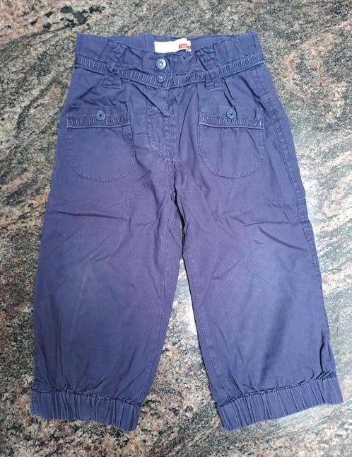 Pantalon droit bleu foncé t 92 avec jambes extendues, Enfants & Bébés, Vêtements enfant | Taille 92, Utilisé, Garçon ou Fille