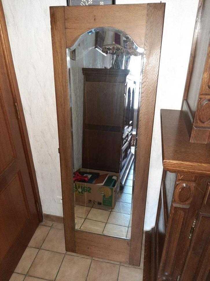 SPIEGEL UIT KASTDEUR IN MASSIEF EIK, Antiek en Kunst, Antiek | Spiegels, Ophalen