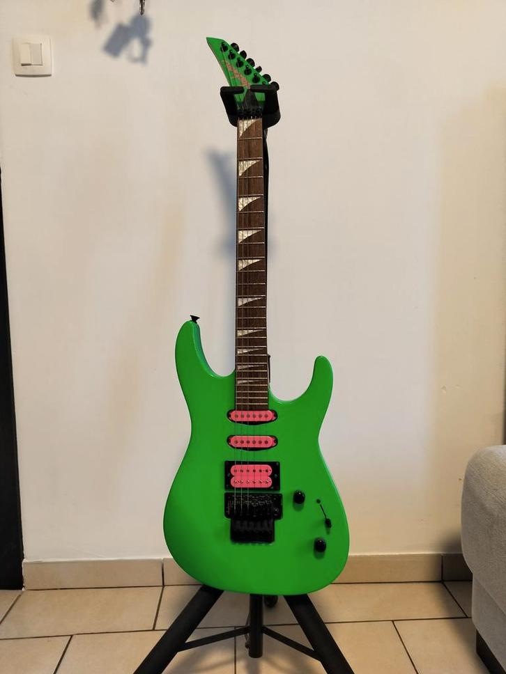 Jackson Dinky DK3XR in Neon Green, Musique & Instruments, Instruments à corde | Guitares | Électriques, Utilisé, Solid body, Autres marques