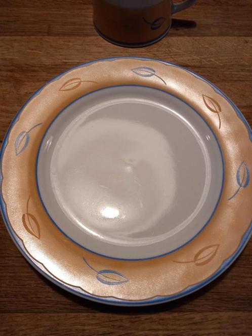 Nouveau prix!!!Service en porcelaine motif jaune liseret ble, Huis en Inrichting, Keuken | Servies, Zo goed als nieuw, Porselein