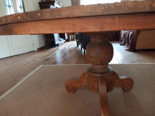 brute ronde tafel 1.51m met reliëf / oud reclaimed teak, Huis en Inrichting, Tafels | Eettafels, Zo goed als nieuw, 150 tot 200 cm