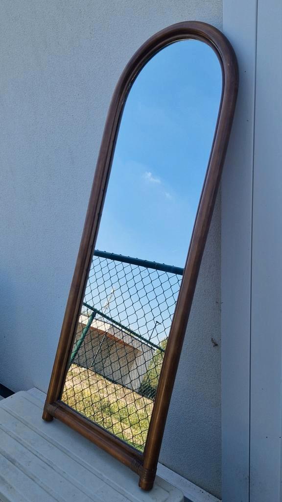 Grote bamboe rotan spiegel van 110cm hoogte, Antiek en Kunst, Antiek | Spiegels, Minder dan 50 cm, 100 tot 150 cm, Ophalen