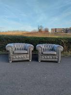 Fauteuils Chesterfield cuir gris repigmenté