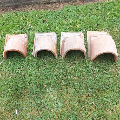 4 oude Boomse duiven - of verluchtingspannen., Doe-het-zelf en Bouw, Dakpannen en Dakbedekking, Dakpannen, Ophalen of Verzenden